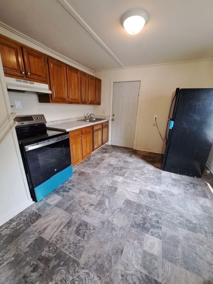 387 Carver Cir - Photo 2 of 8