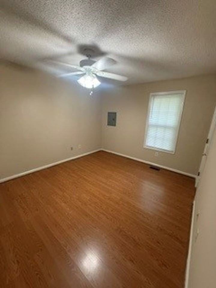 1819 Saddlewood Ct #B - Photo 3 of 7