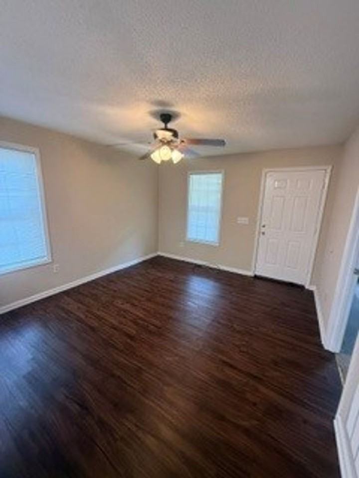 1819 Saddlewood Ct #B - Photo 4 of 7