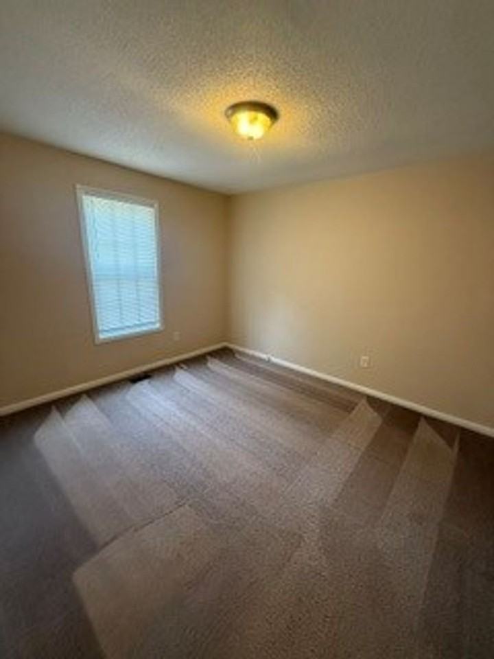 1819 Saddlewood Ct #B - Photo 5 of 7