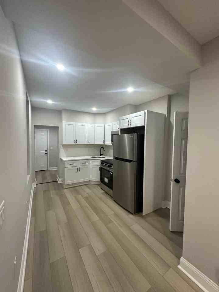 4038 Cambridge St - Photo 7 of 22
