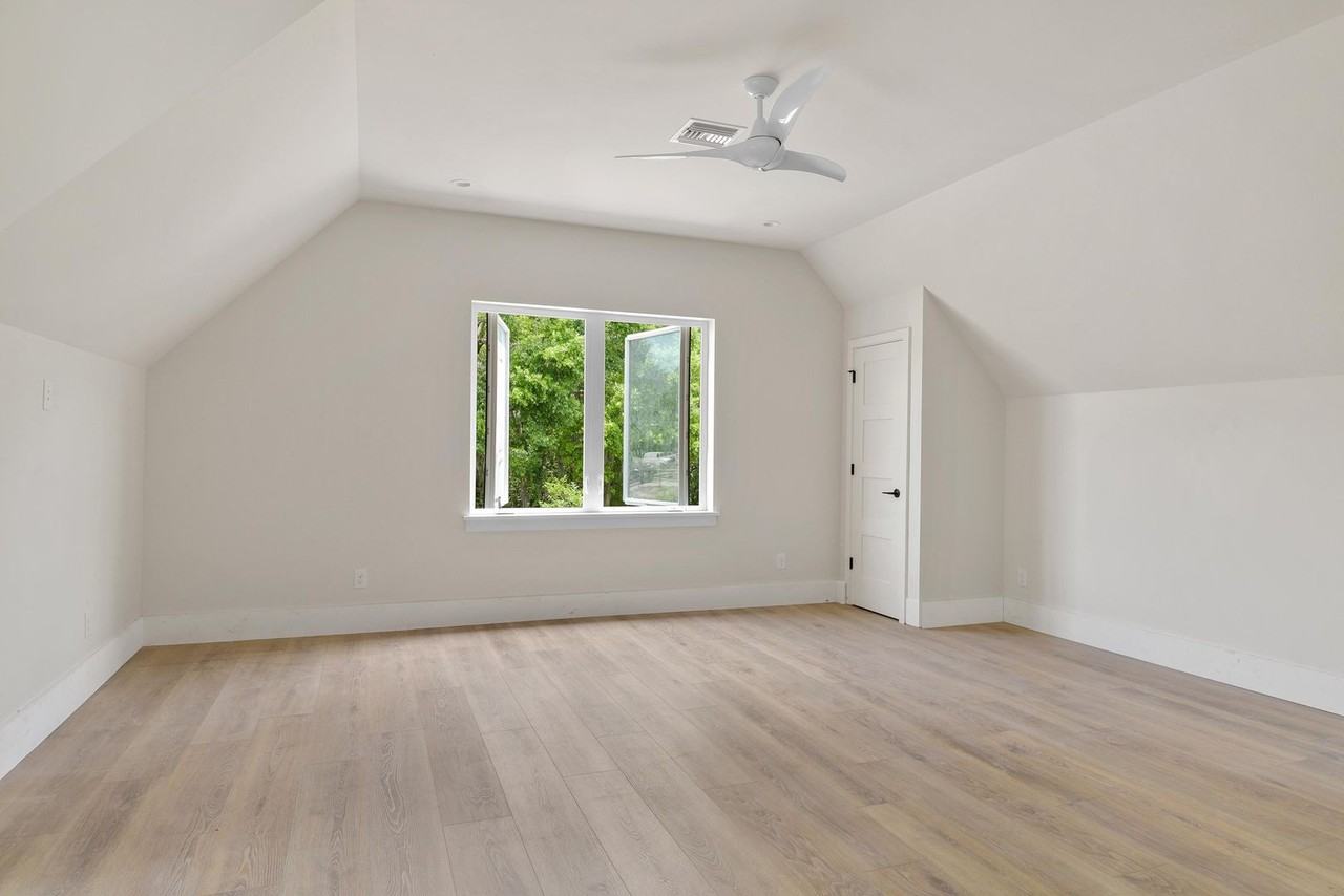 3222 Holliday Ave - Photo 6 of 25