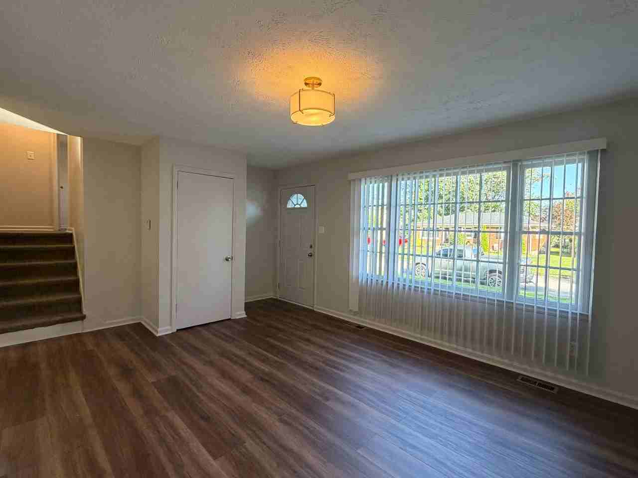 2120 Sage Rd - Photo 3 of 19