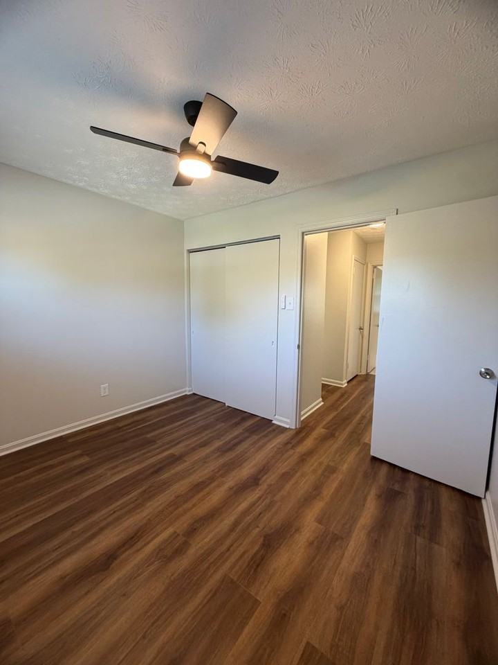 2120 Sage Rd - Photo 5 of 19