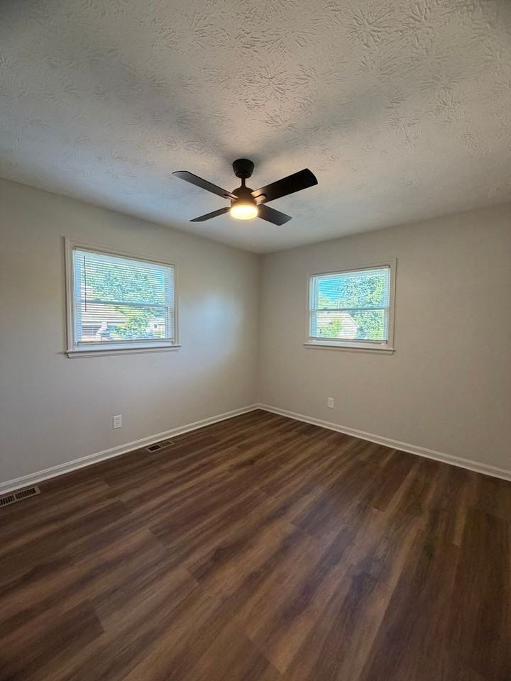 2120 Sage Rd - Photo 6 of 19