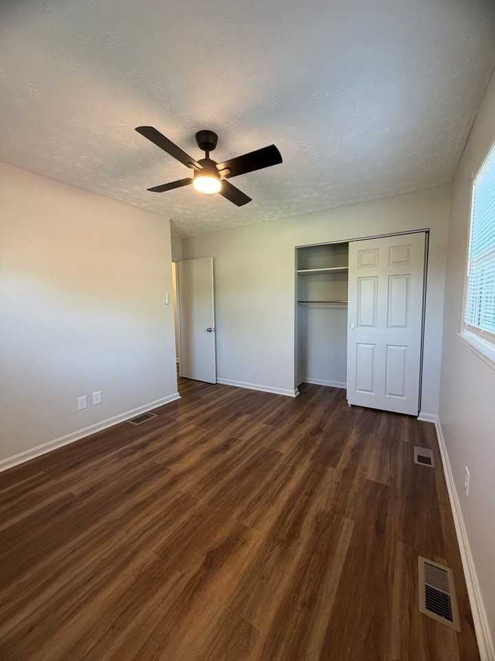 2120 Sage Rd - Photo 7 of 19