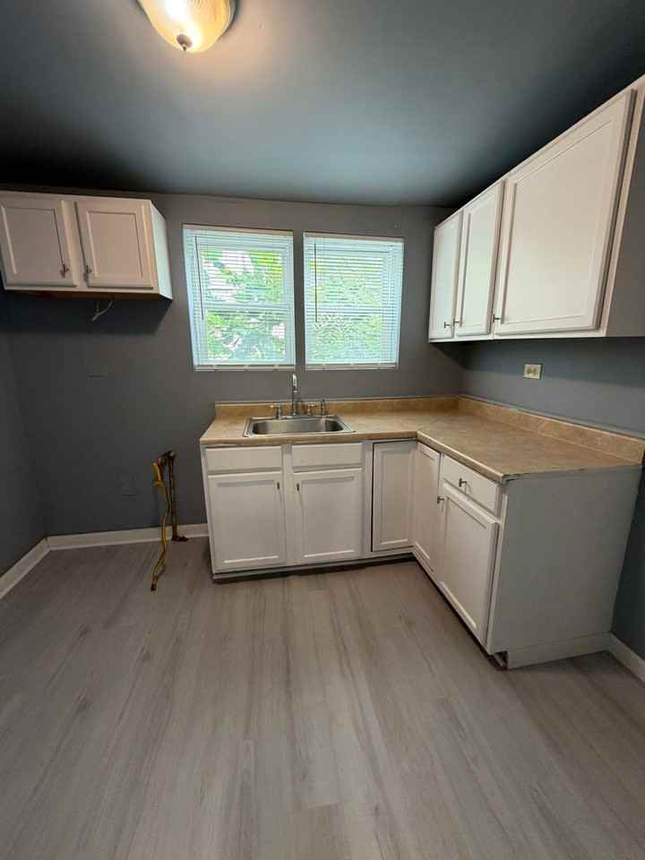 1313 N 51st St - Photo 6 of 17