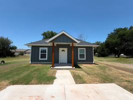 featured image of 2415 Sw J Ave