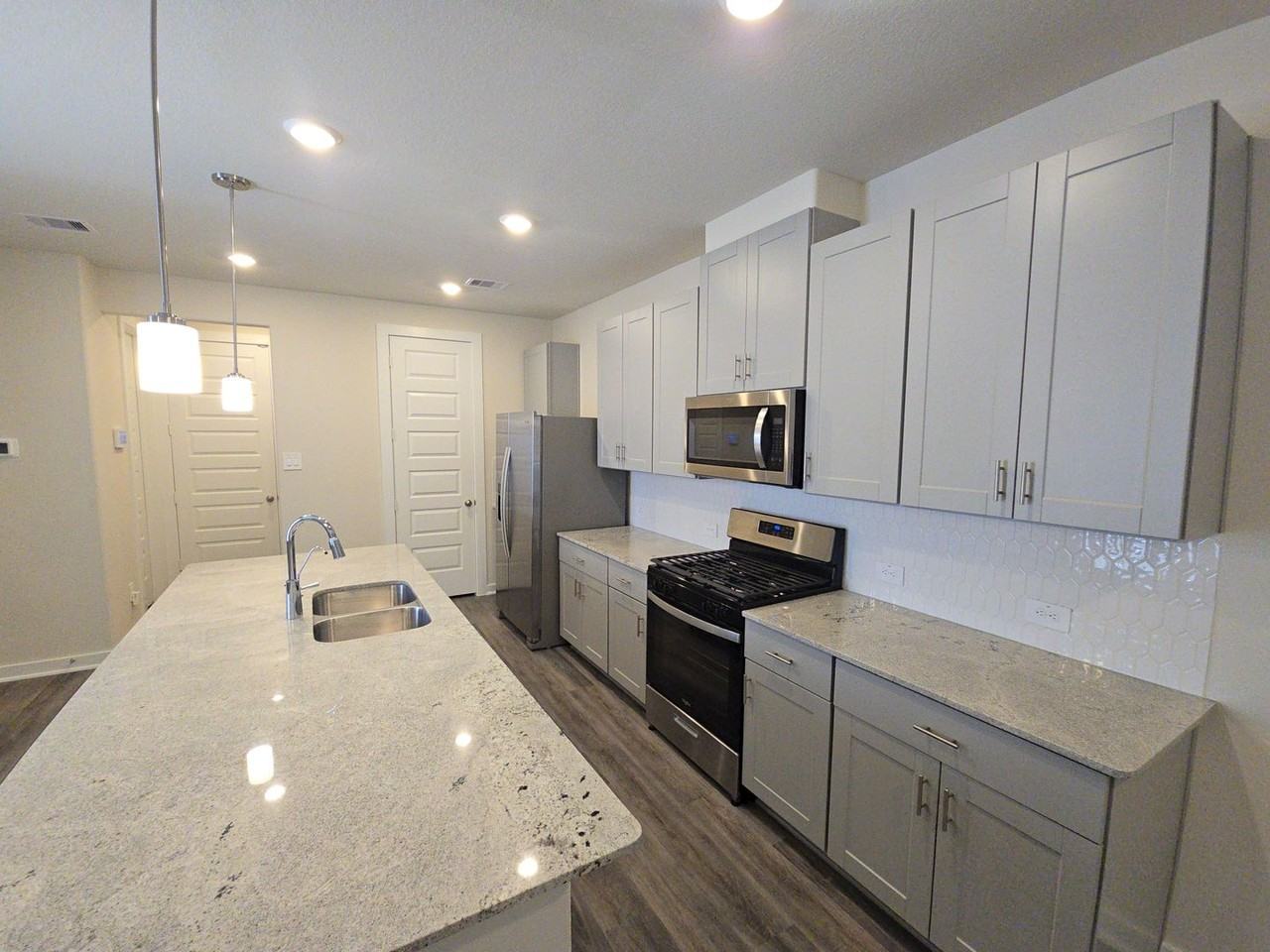 4112 Good Vineyard Ln - Photo 7 of 31