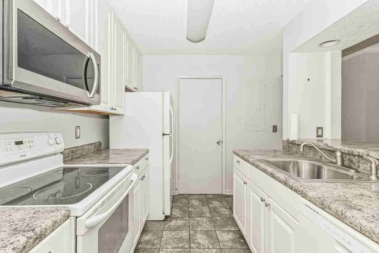 2173 Spoleto Ln E - Photo 2 of 15
