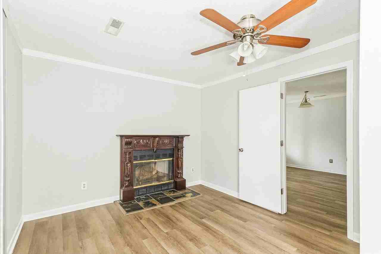 2173 Spoleto Ln E - Photo 4 of 15