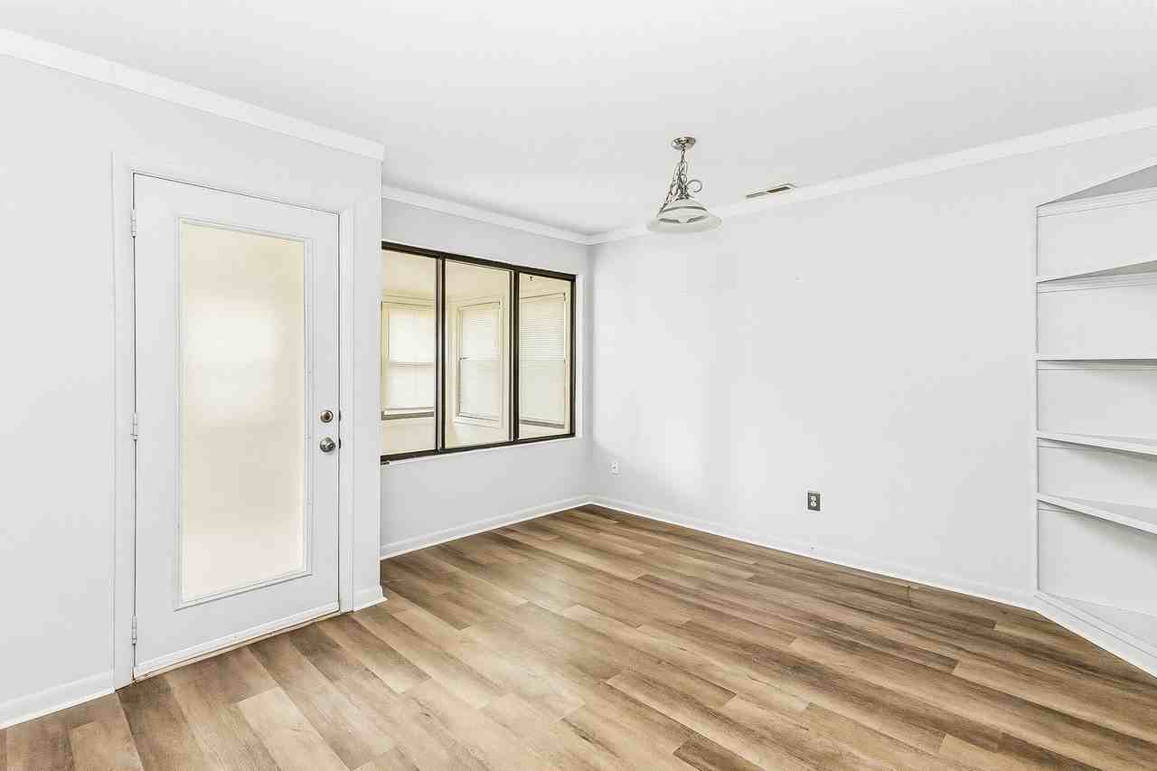 2173 Spoleto Ln E - Photo 5 of 15