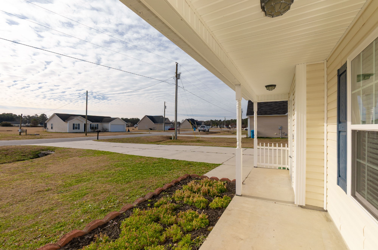 131 Cherry Grove Dr - Photo 2 of 19