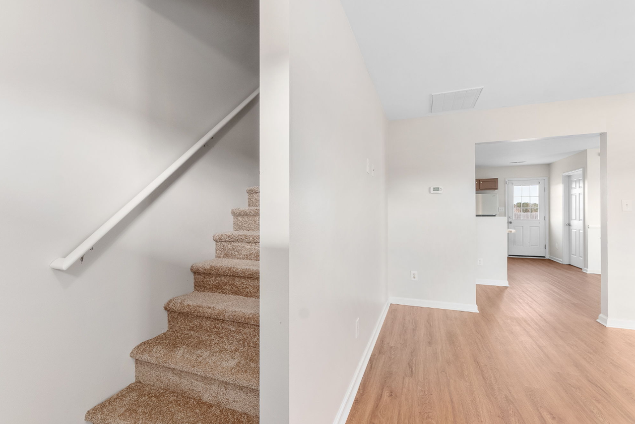 131 Cherry Grove Dr - Photo 3 of 19