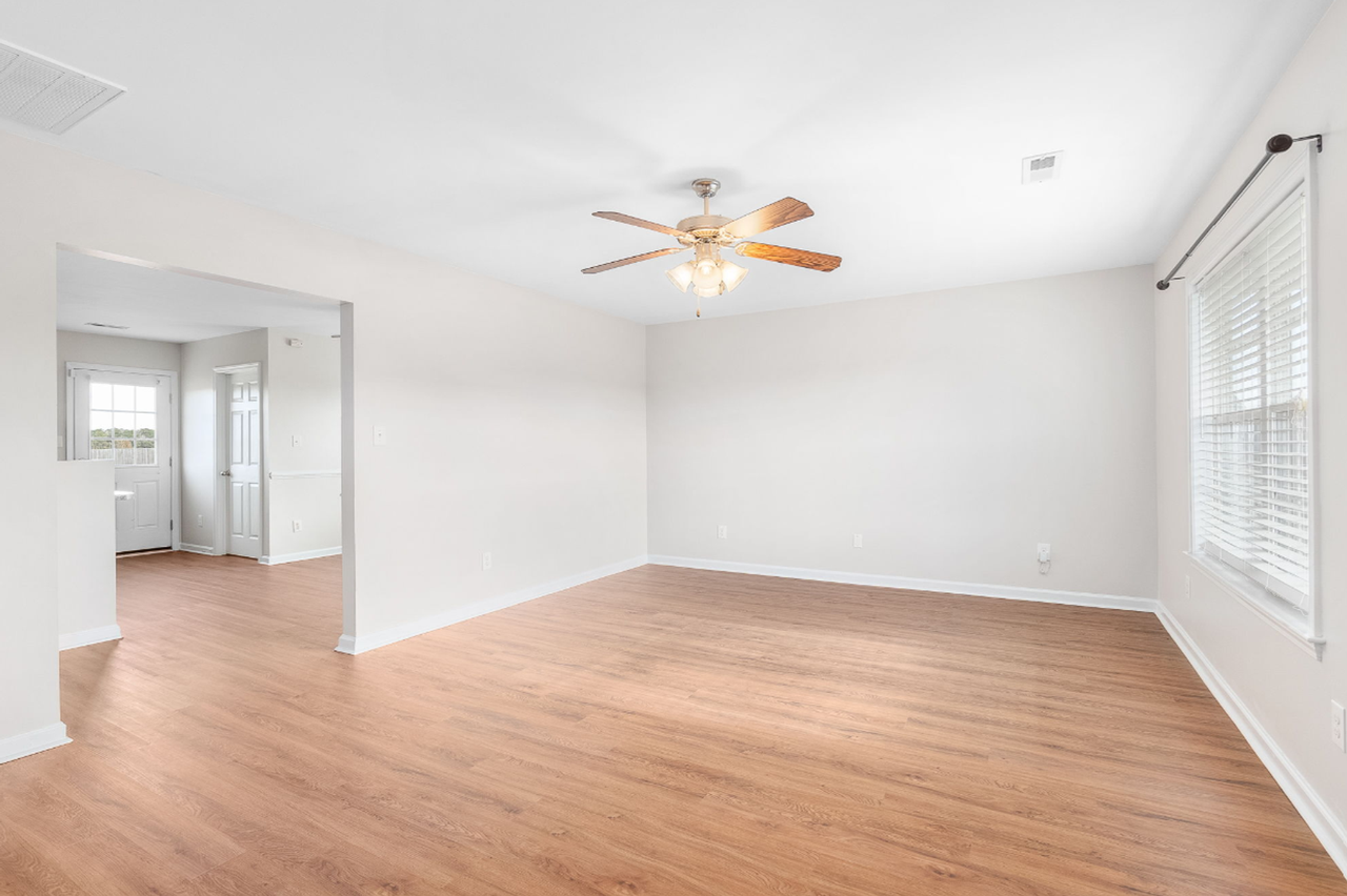 131 Cherry Grove Dr - Photo 4 of 19