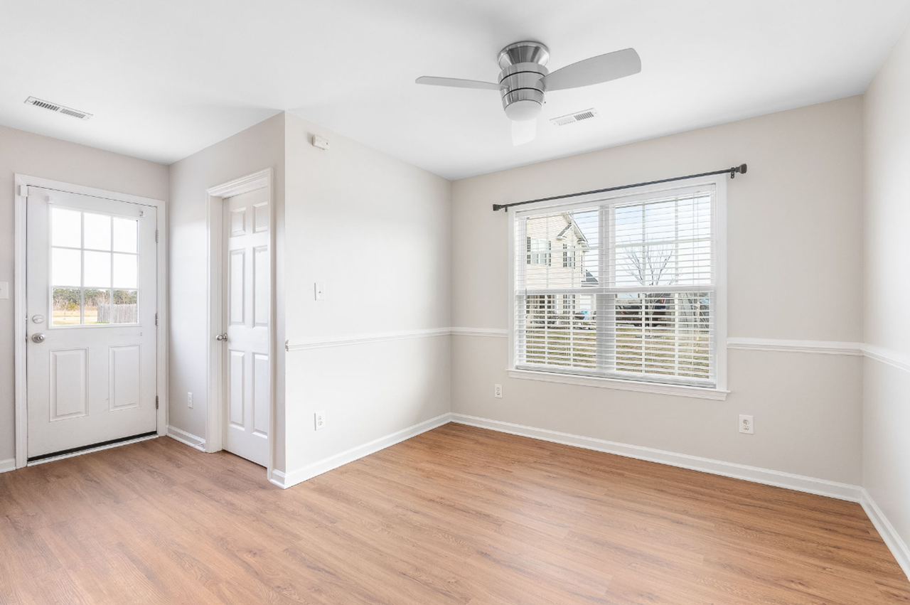131 Cherry Grove Dr - Photo 5 of 19