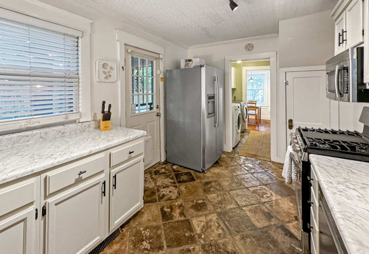 2241 York Ave - Photo 5 of 17