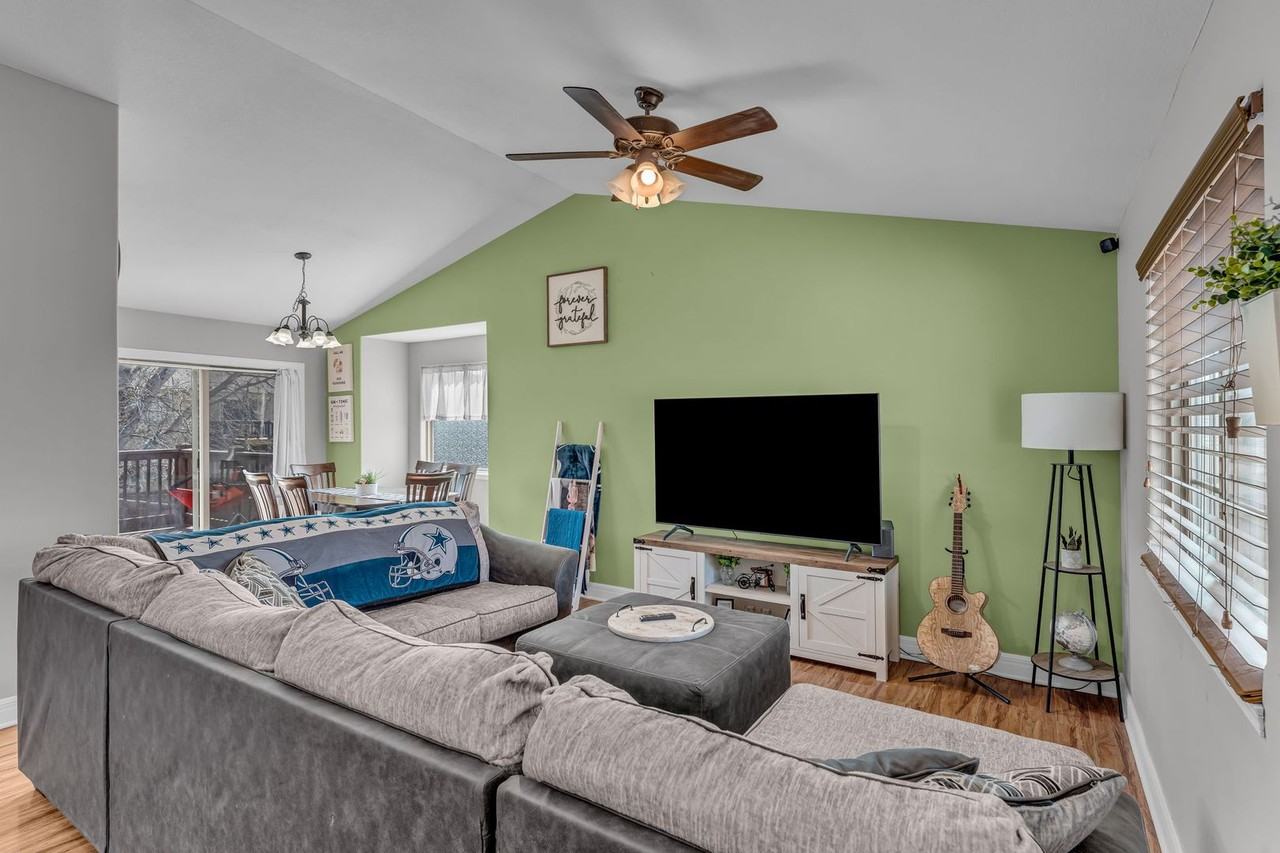 1013 Dagen Ln - Photo 4 of 30