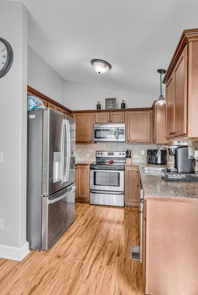 1013 Dagen Ln - Photo 7 of 30