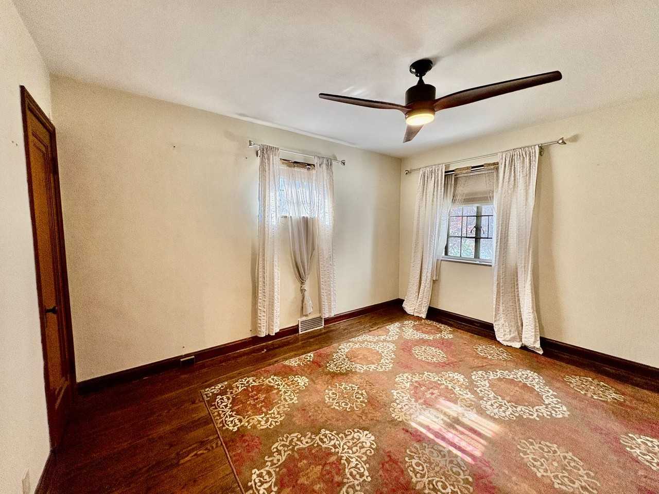 6040 Marquette Ave - Photo 5 of 19