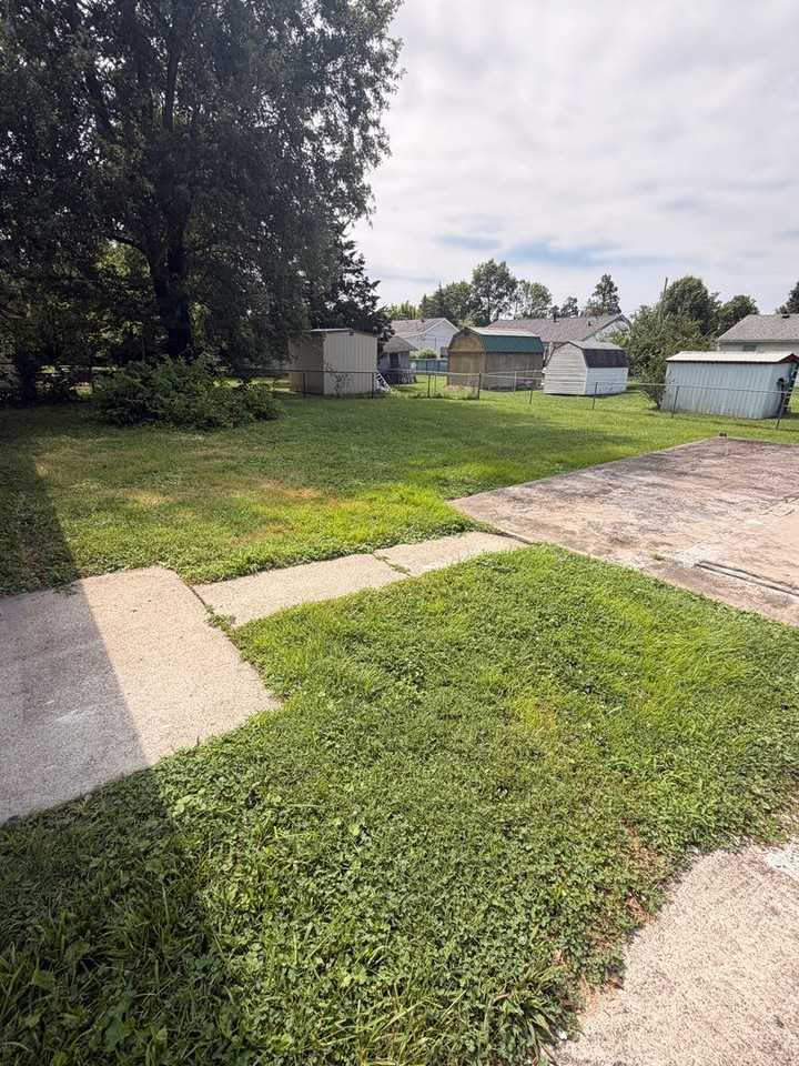 7306 Nathan Hale Way - Photo 4 of 15