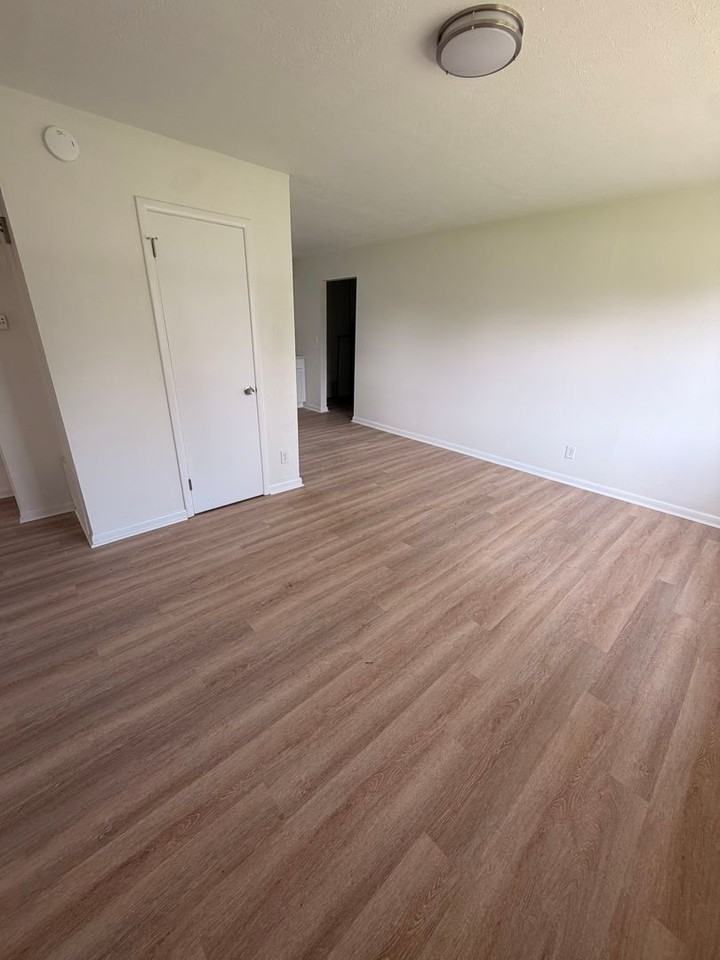 7306 Nathan Hale Way - Photo 5 of 15