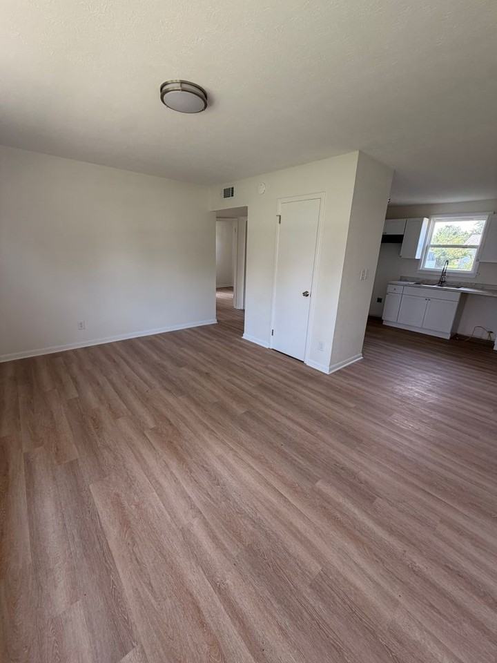 7306 Nathan Hale Way - Photo 6 of 15