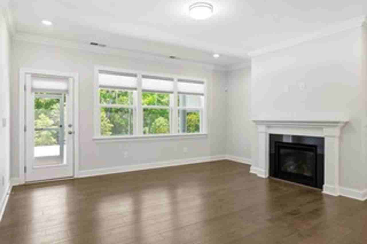 2216 Jollay St - Photo 6 of 31