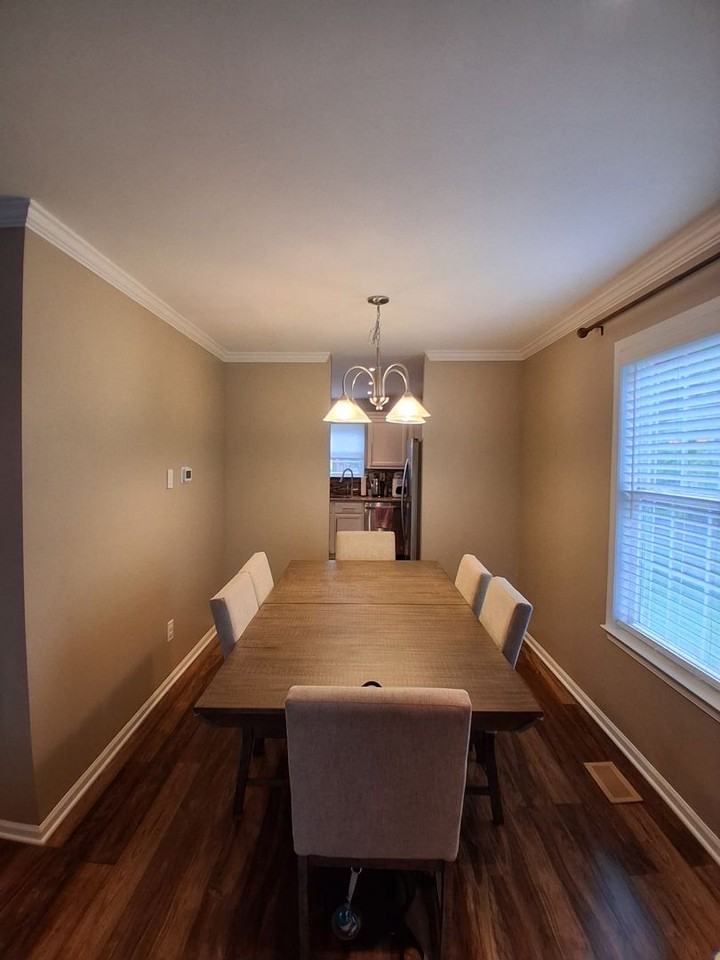 660 Longwood Rd - Photo 7 of 16