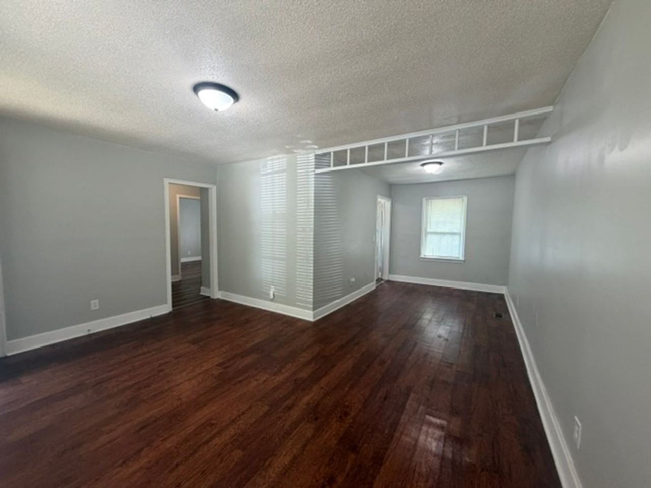 5007 Higgins St - Photo 3 of 12