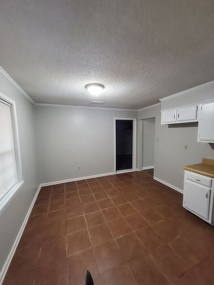 5046 Gray Dr - Photo 3 of 14