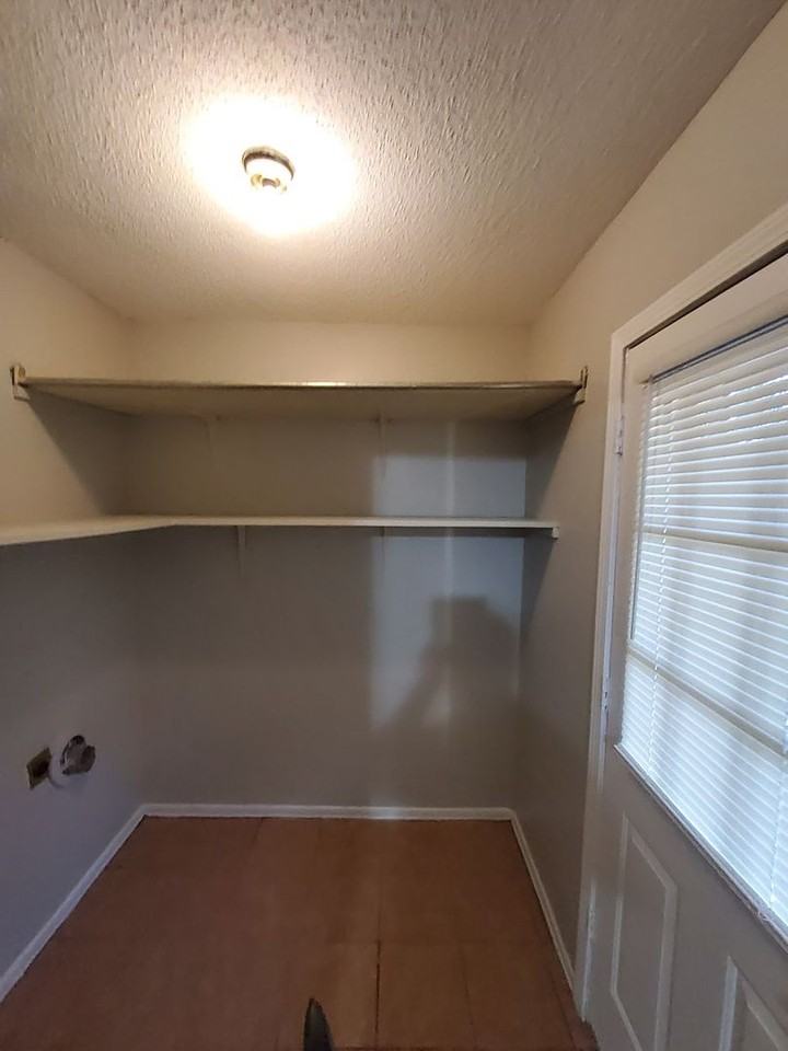 5046 Gray Dr - Photo 5 of 14