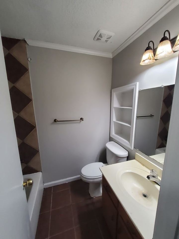5046 Gray Dr - Photo 6 of 14