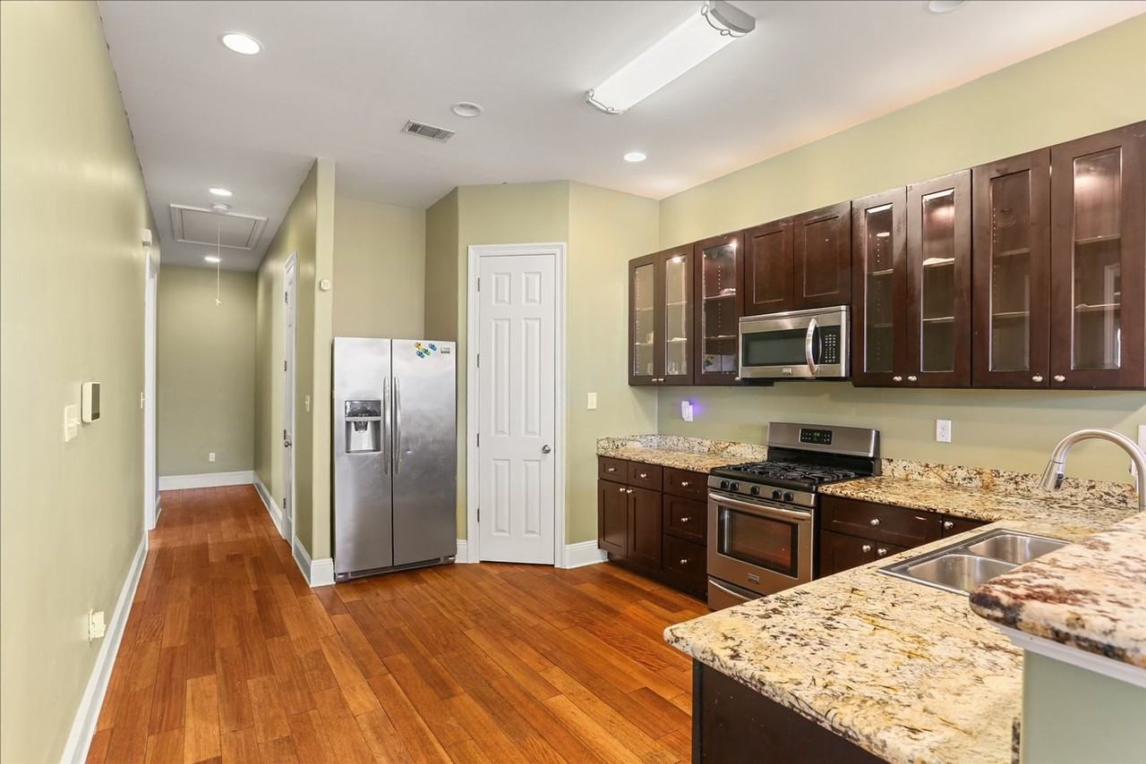 523 S Hennessey St - Photo 4 of 15