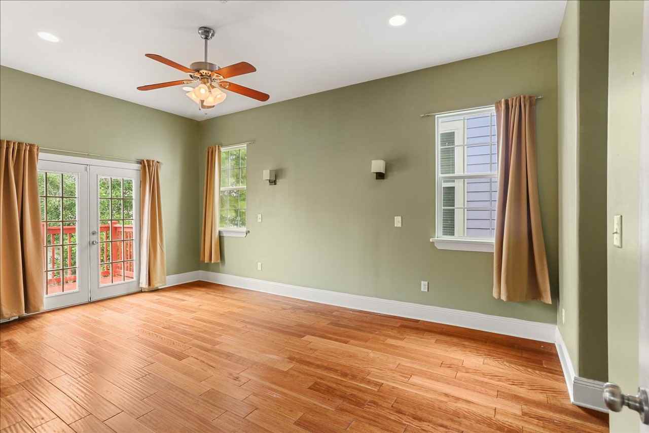 523 S Hennessey St - Photo 7 of 15