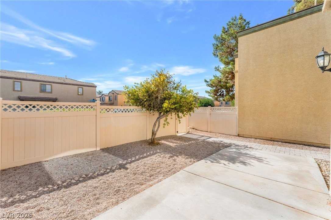 6434 Buttercup Creek St - Photo 3 of 22