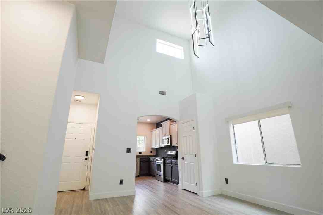 5067 Lower Falls Ct - Photo 5 of 18