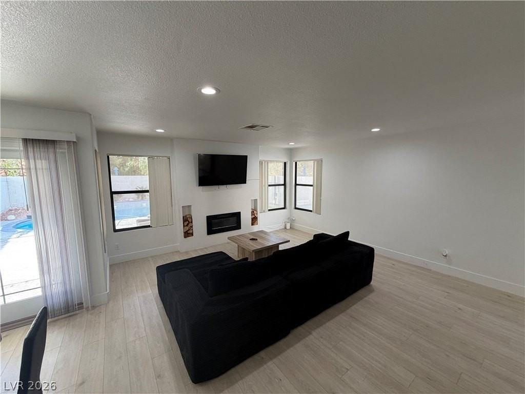 3004 Ocean View Dr - Photo 3 of 22