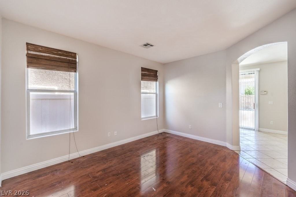 1213 Checkmark Ave - Photo 3 of 38