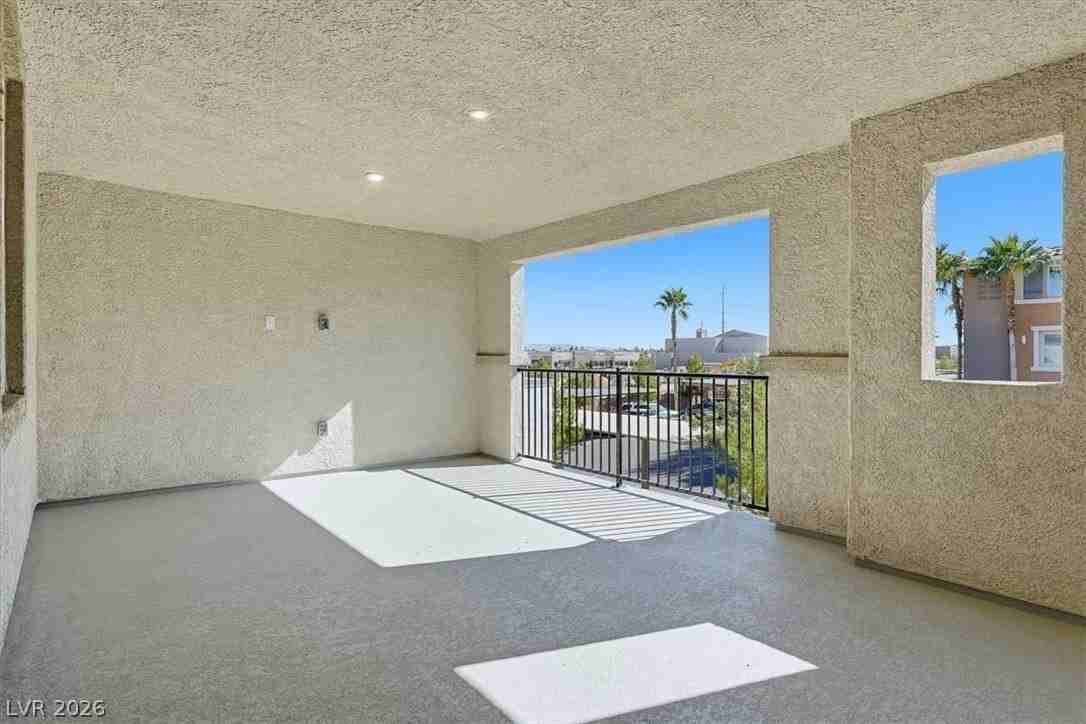 8667 Luxuriant Ave - Photo 7 of 24