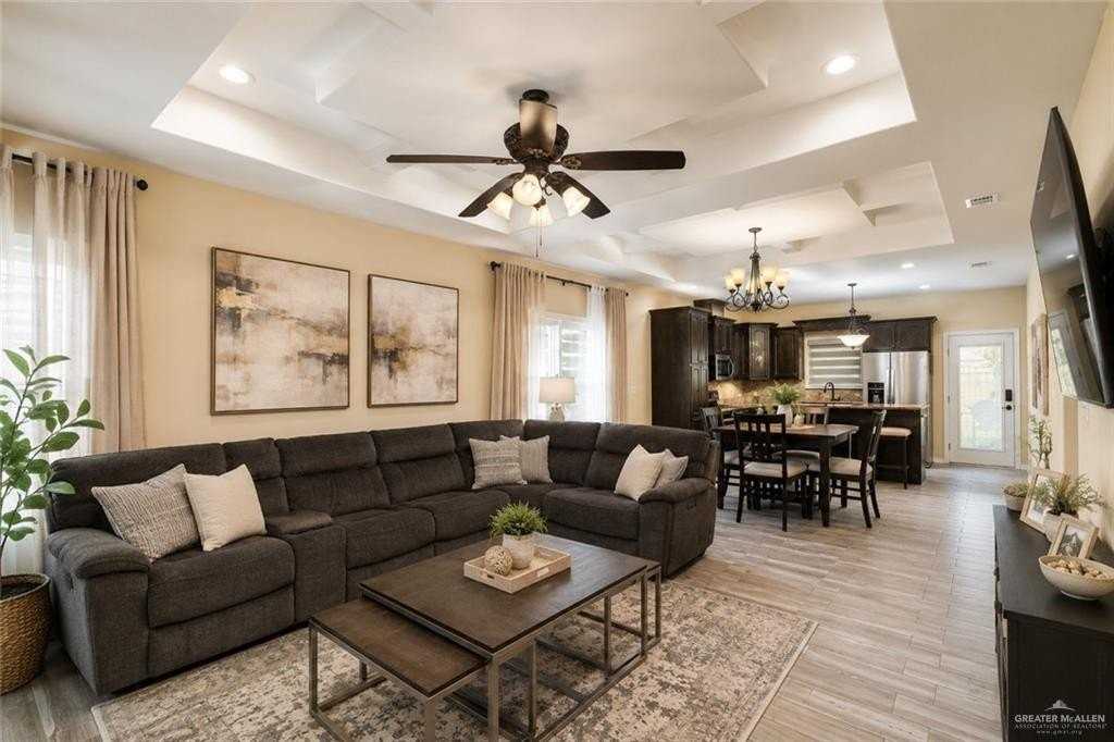 2912 Fuerte Ave - Photo 3 of 15