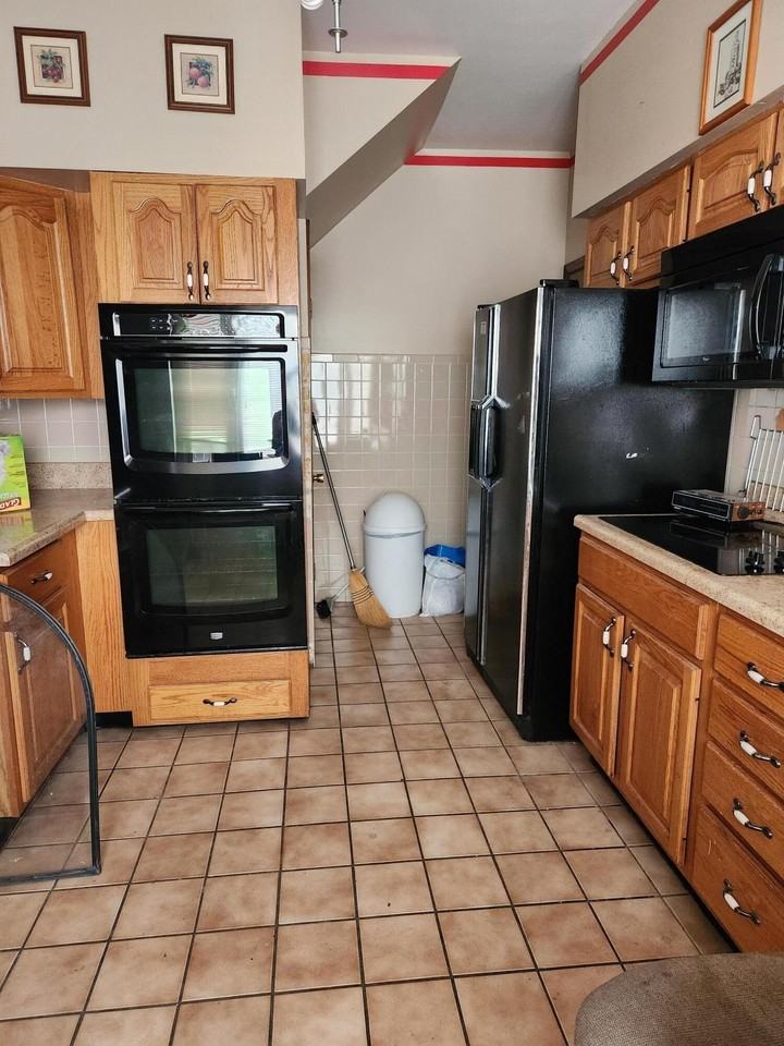 2025 W 4th Pl - Photo 2 of 9