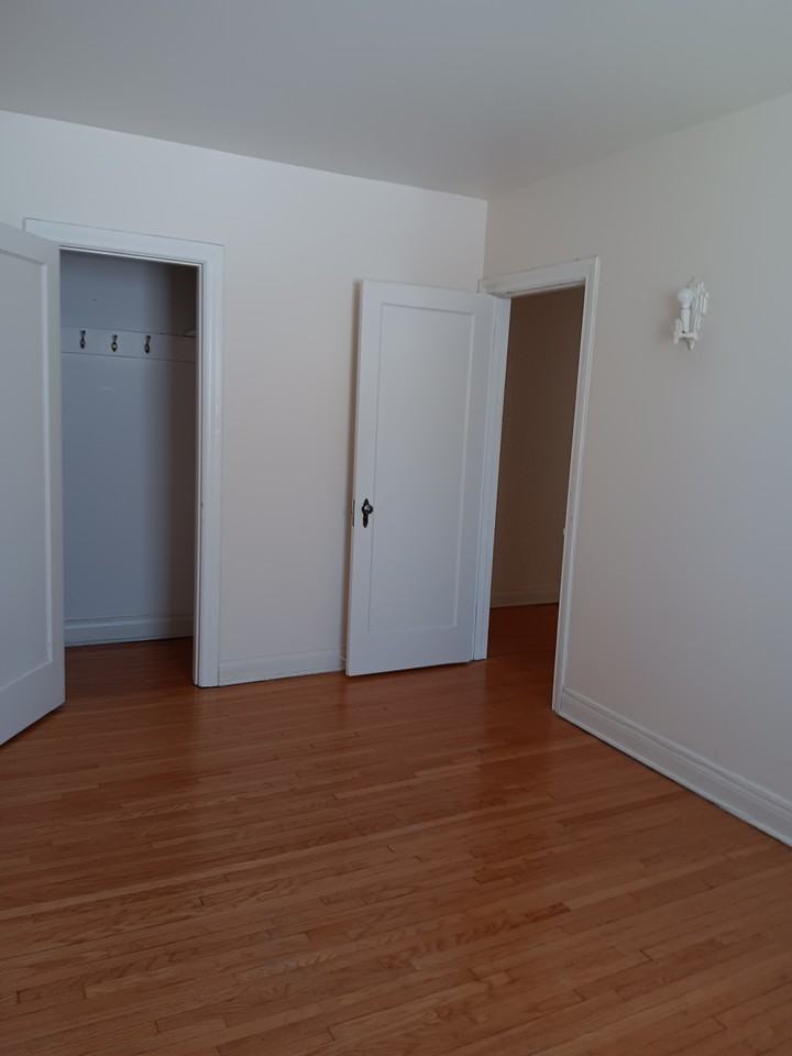 438 Assiniboine Avenue #0 - Photo 6 of 9