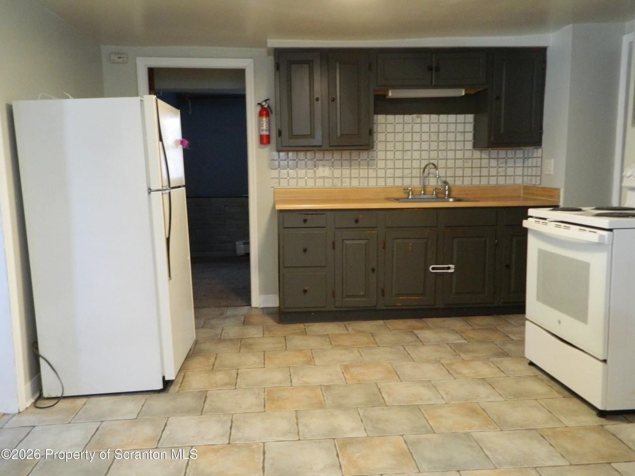 826 Prospect Ave - Photo 3 of 10
