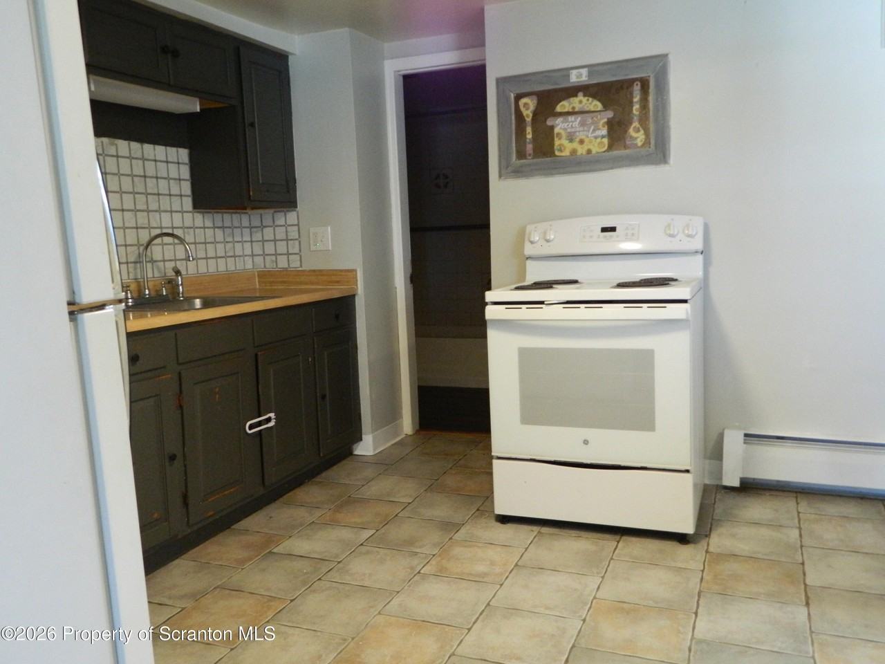 826 Prospect Ave - Photo 4 of 10