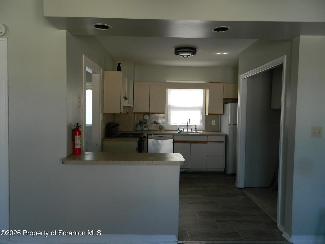 826 Prospect Ave - Photo 5 of 12
