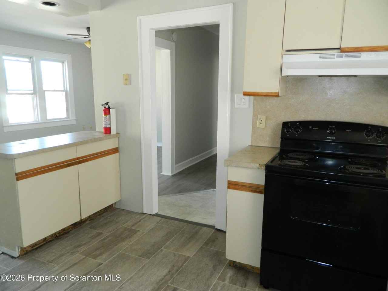 826 Prospect Ave - Photo 6 of 12