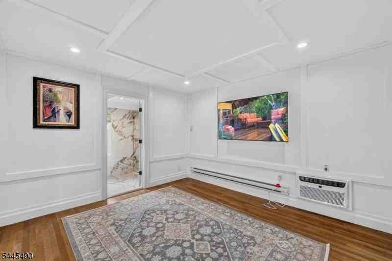91 Columbus Dr - Photo 5 of 21