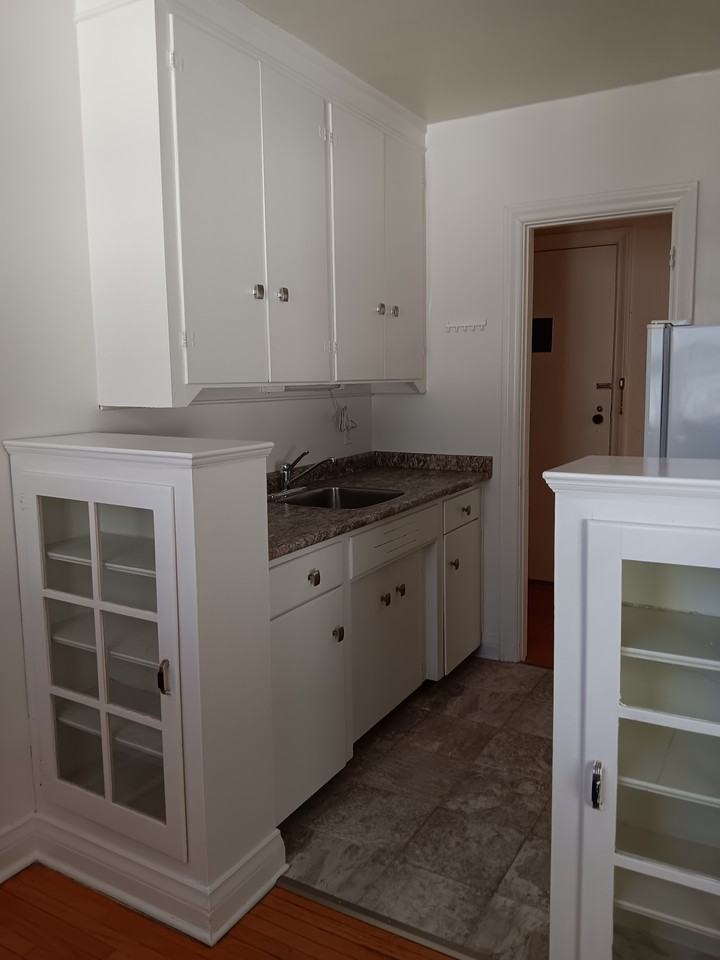 438 Assiniboine Avenue #0 - Photo 6 of 9
