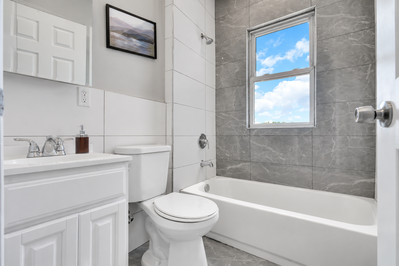 553 S Orange Ave #2B - Photo 3 of 8